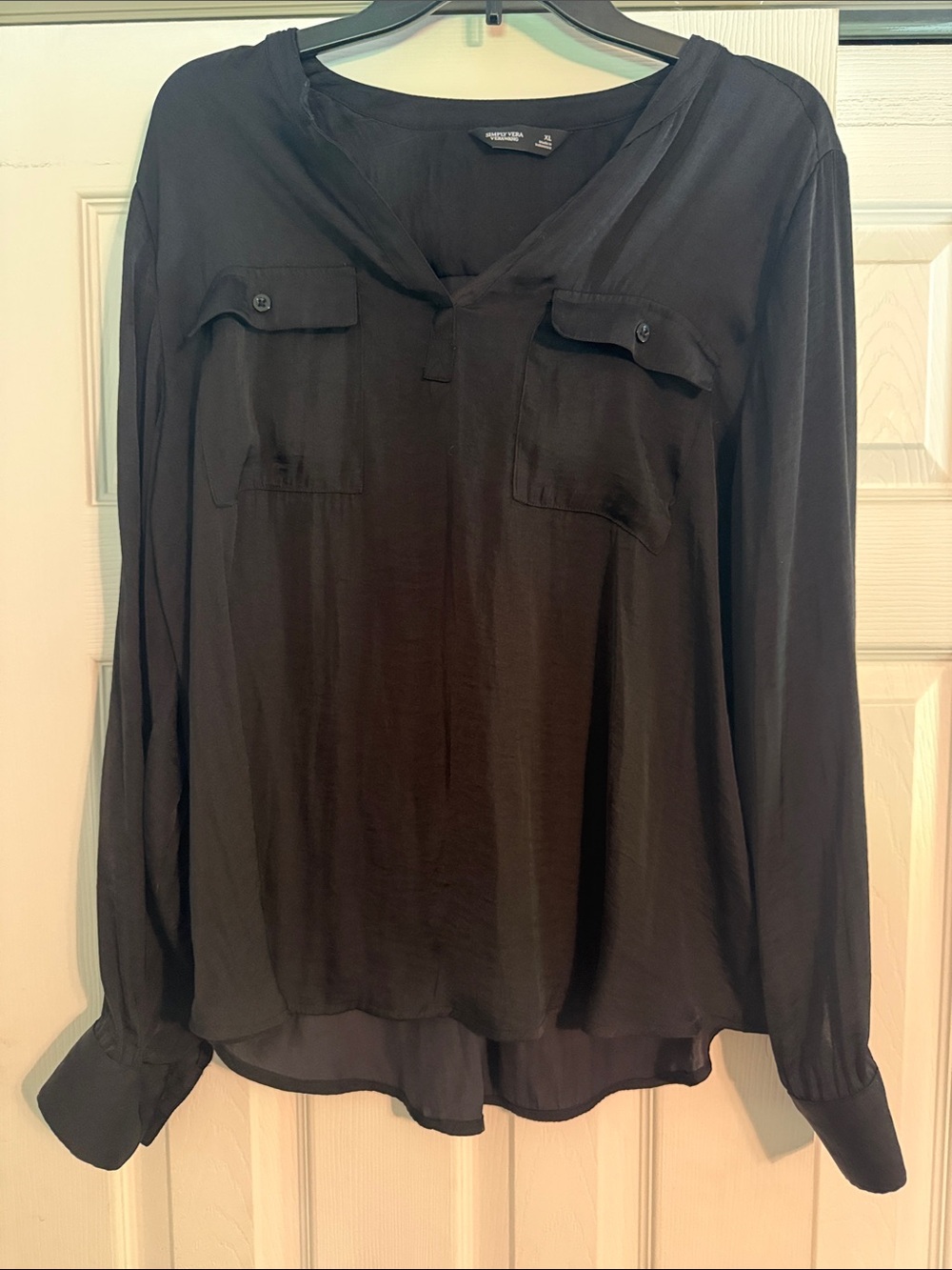 Simply Vera Vera Wang Black Long-Sleeve Pocket V-Neck Blouse
